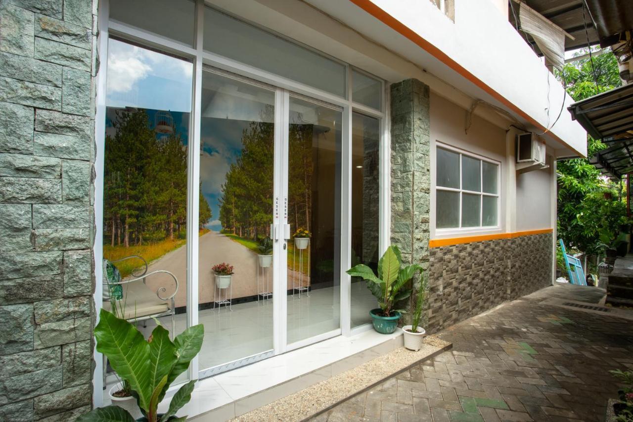 Ndalem Kampoeng Budget Stay Yogyakarta Exterior foto